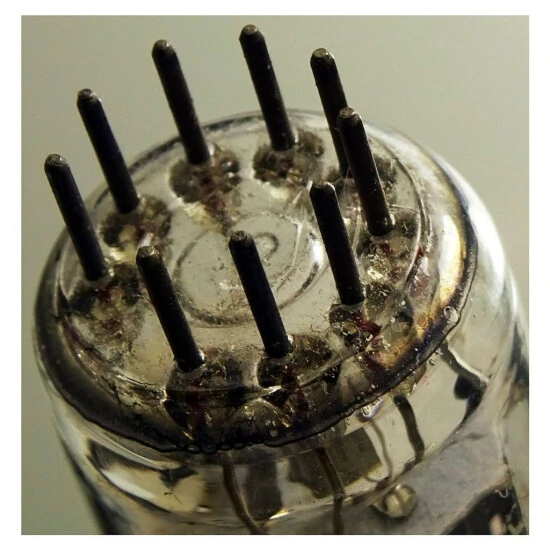 ECC81 Doppeltriode. Eine Radioröhre Von Siemens. ID19721 5 ECC81 Doppeltriode. Eine Radioröhre Von Siemens. ID19721 – Bild 3