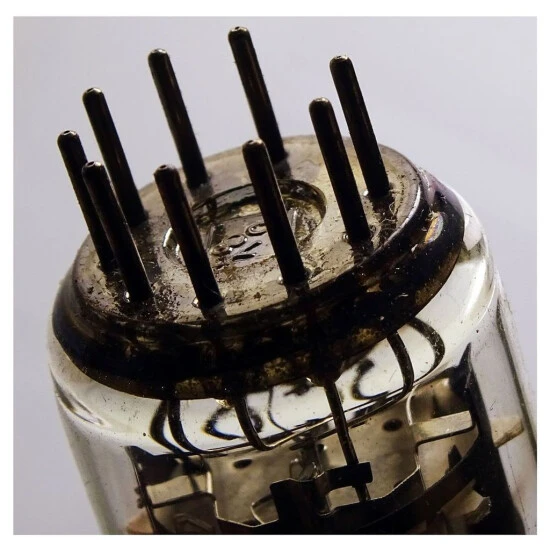 ECH84 Triode-Heptode. Eine Radioröhre Von Siemens ID18301 7 ECH84 Triode-Heptode. Eine Radioröhre Von Siemens ID18301 – Bild 5